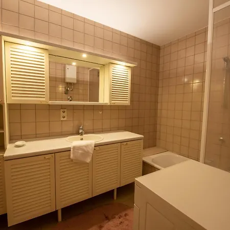 Apartamento Haus Plattenkogel 5 *